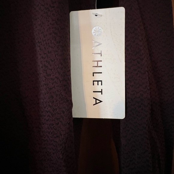 NWT Athleta Flurry Peak Turtleneck - Large - Picture 4 of 6